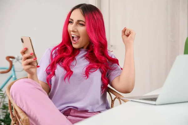 Happy Young Woman Bright Pink Hair Using Mobile Phone Home — Stock Photo, Image