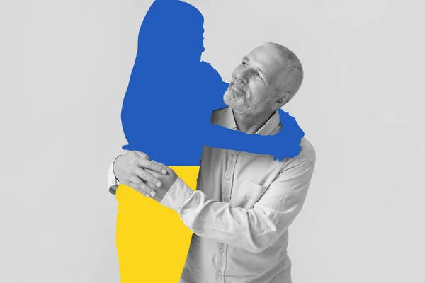 Silhouette Little Girl Colors Ukrainian Flag Hugging Her Grandfather Grey — Foto Stock