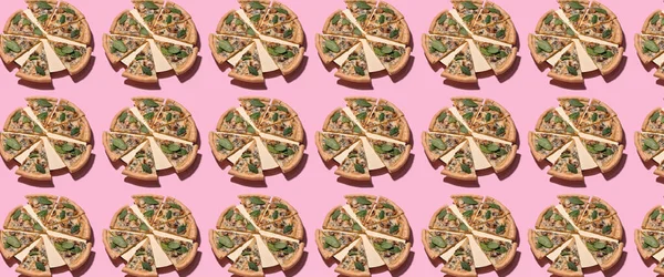 Veel Gesneden Pizza Roze Achtergrond Patroon Voor Ontwerp — Stockfoto