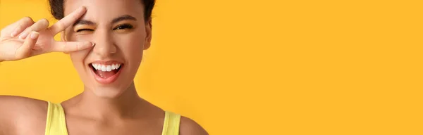 Portrait Crazy Young African American Woman Beautiful Eyeshadows Yellow Background — Fotografia de Stock