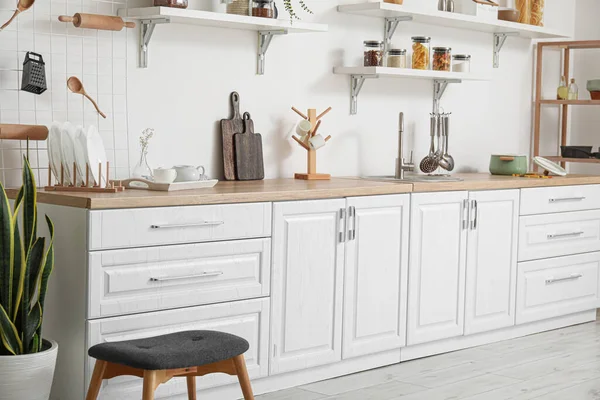 Interior Light Kitchen White Counters Utensils — Zdjęcie stockowe