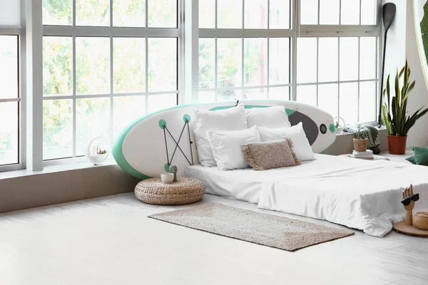 Elegante Interior Dormitorio Con Sup Board —  Fotos de Stock