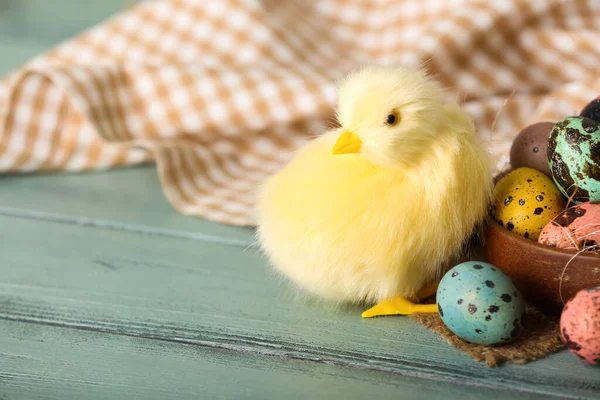 Cute Chicken Easter Eggs Table — Stock fotografie