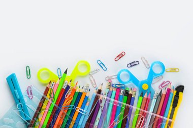 beyaz zemin üzerinde farklı ileti örneği