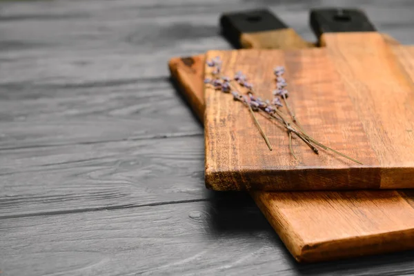 Cutting Boards Lavender Flowers Grey Wooden Background Closeup — Fotografia de Stock