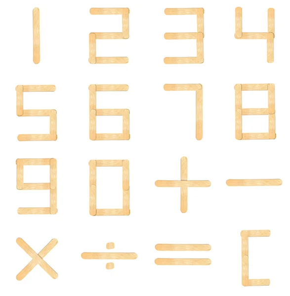 白色背景下木制冰淇淋棒的数字和数学符号 — 图库照片