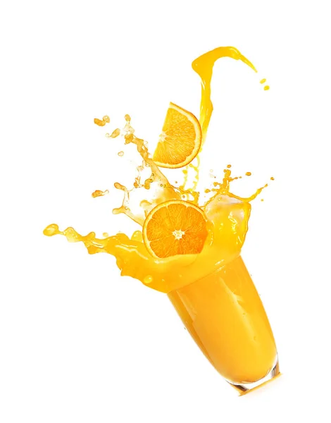 Glas Frischer Orangensaft Mit Spritzern Auf Weißem Hintergrund — Stockfoto