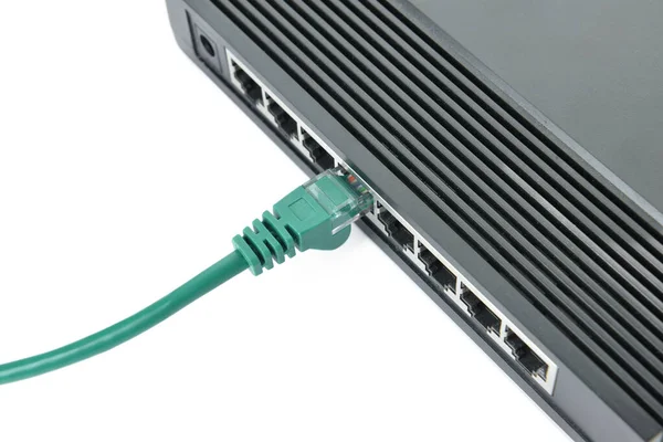 Moderne Router Internet Kabel Geïsoleerd Witte Achtergrond Close — Stockfoto