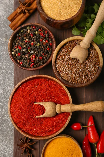 Set Aromatic Spices Grey Background — Stockfoto