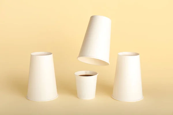 Takeaway Paper Cups Beige Background — Stockfoto