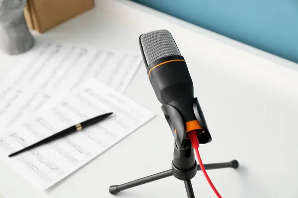 Sheets Music Professional Microphone Table Closeup — Stock Photo, Image