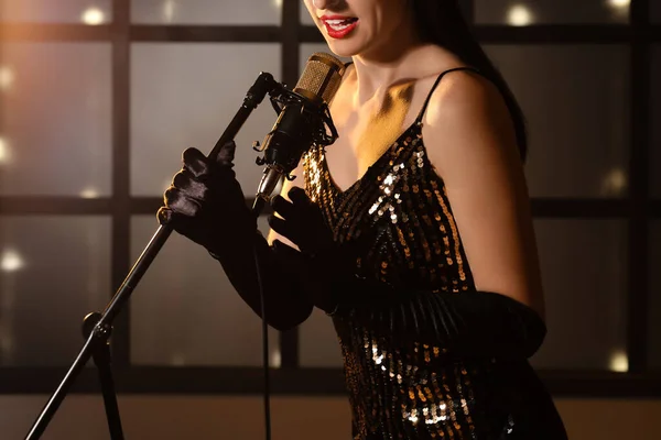 Elegant Female Singer Stand Professional Microphone Closeup — Foto de Stock