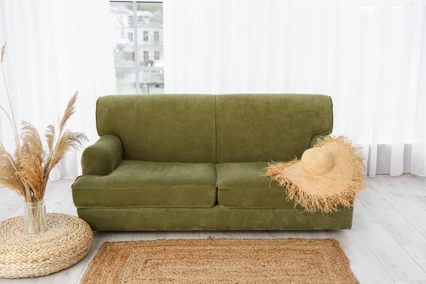 Comfortable Sofa Wicker Hat Vase Pampas Grass Big Window Living — Stock Photo, Image