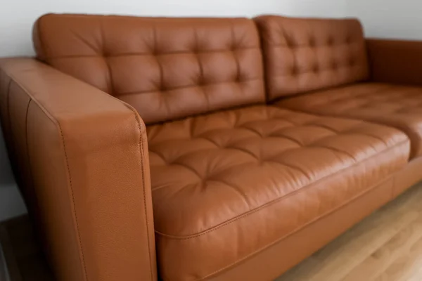 Brown Couch Light Wall Room Closeup — Stock Photo, Image