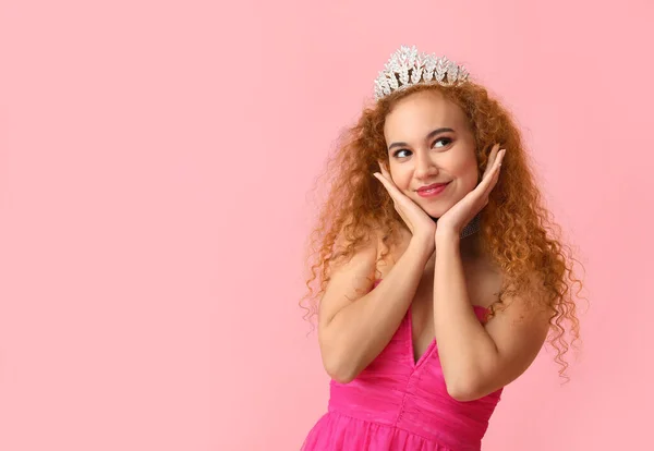 Beautiful Young African American Woman Dyed Hair Stylish Dress Tiara — Stockfoto