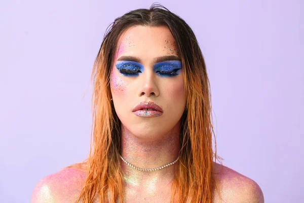 Fashionable Young Transgender Woman Glitters Body Lilac Background — 스톡 사진