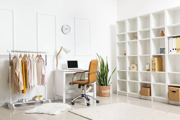 Interior Stylish Room Modern Workplace Rack Clothes — Stock fotografie