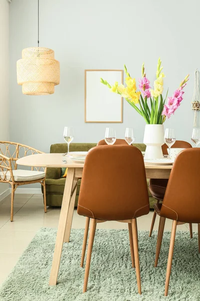 Beautiful Table Setting Gladiolus Flowers Light Room Interior — 스톡 사진