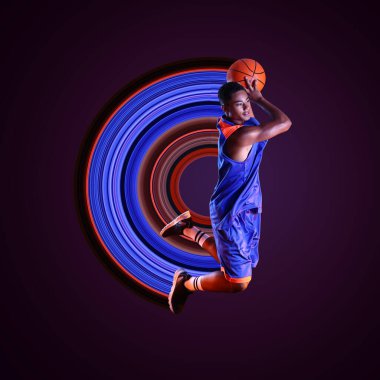 Siyah arka planda genç ve zıplayan Afro-Amerikan basketbolcu posteri.