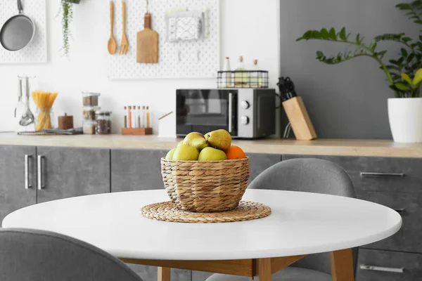 Wicker Basket Fresh Fruits Dining Table Kitchen — ストック写真