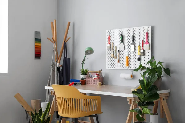 Decorator Workplace Modern Tools Room Interior — Stockfoto