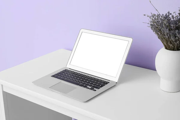 Workplace Modern Laptop Vase Violet Wall — Stockfoto