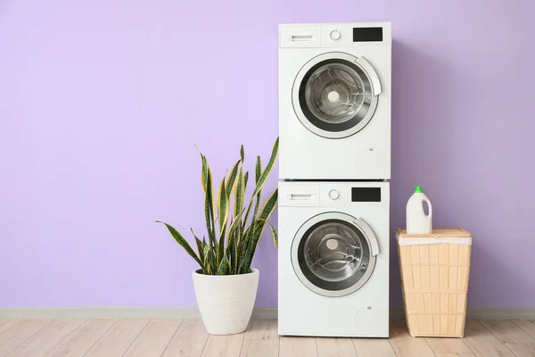 Modern Drying Washing Machines Basket Houseplant Violet Wall Room — Stockfoto