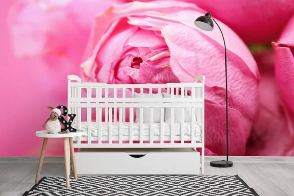 Baby Bed Table Lamp Wall Printed Beautiful Pink Flower Wall — Stock Photo, Image
