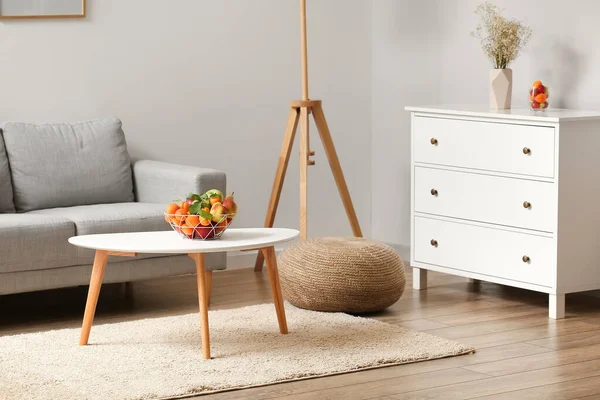 Table Fruit Basket Sofa Pouf Chest Drawers Light Living Room — Stock Photo, Image