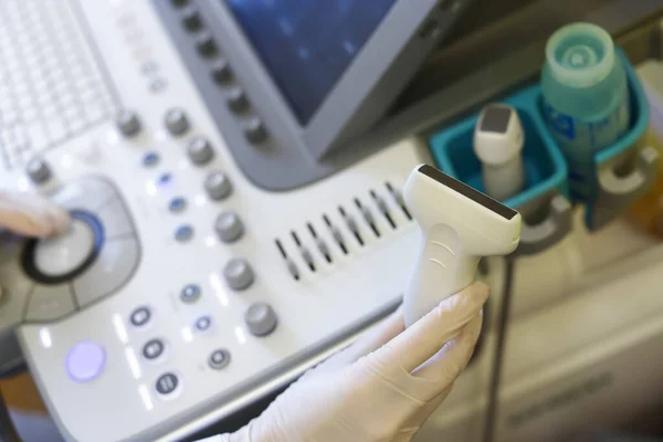 Doctor Using Ultrasound Machine Clinic Closeup — Stock Photo, Image