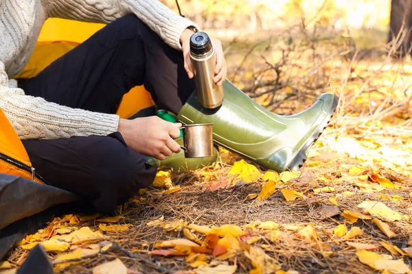Male Tourist Thermos Sitting Tent Forest — Stock Photo, Image