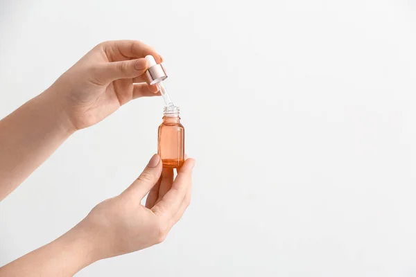 Female Hands Bottle Serum Isolated White Background Closeup — Stock Photo, Image