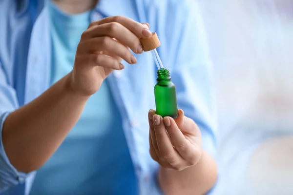 Woman Holding Bottle Serum Closeup — Stock Photo, Image