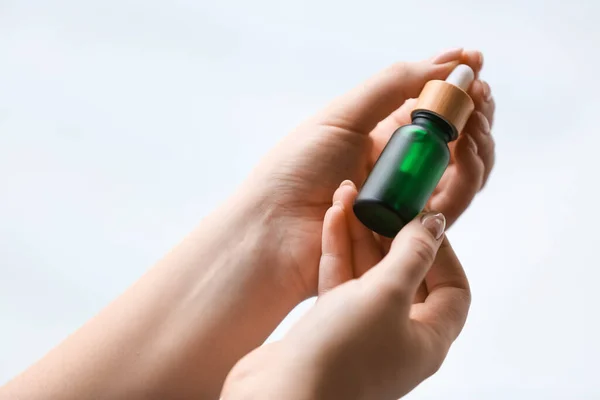 Female Hands Bottle Serum Light Background Closeup — Stock Photo, Image