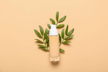 Bej arka planda bitki dalları olan makyaj vakfı. Anneler Günü kutlaması