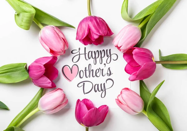 Karta Tekstem Dzień Matki Różowe Tulipany Białym Tle — Zdjęcie stockowe