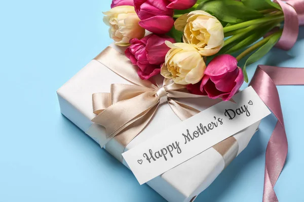 Papel Com Texto Happy Mãe Day Caixa Presente Buquê Tulipas — Fotografia de Stock