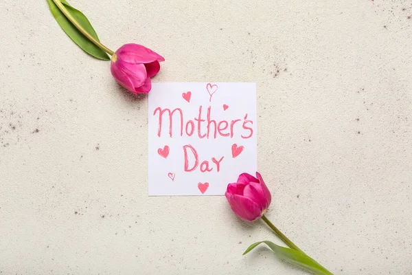 Karta Tekstem Dzień Matki Różowe Tulipany Jasnym Tle — Zdjęcie stockowe