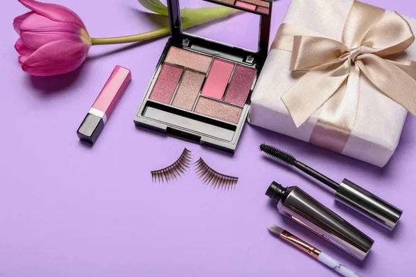 Violet Tulip Gift Box Decorative Cosmetics Color Background — Zdjęcie stockowe