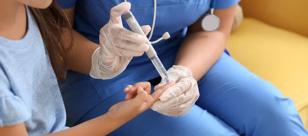 Doctor Taking Blood Sample Little Girl Diabetes Closeup — Stock Photo, Image