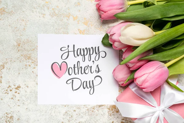 Картка Текстом Happy Mother Day Подарункова Коробка Букет Тюльпанів Гранжевому — стокове фото