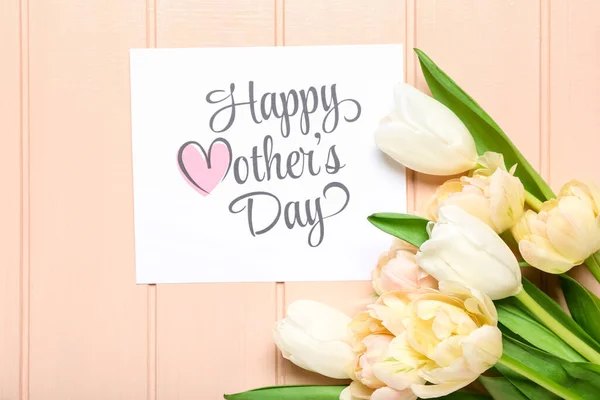 Cartão Com Texto Happy Mãe Day Flores Sobre Fundo Madeira — Fotografia de Stock