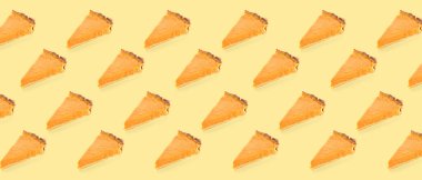 Sarı arka planda bir sürü lezzetli balkabağı turtası. Tasarım için desen