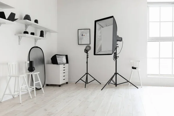 Apparecchiature Illuminazione Nel Moderno Studio Fotografico — Foto Stock