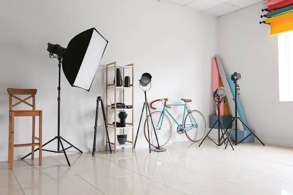 Equipo Iluminación Bicicleta Moderno Estudio Fotográfico — Foto de Stock