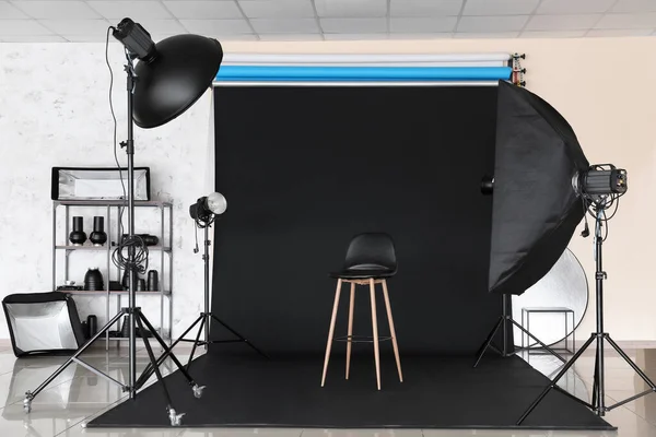 Équipement Éclairage Chaise Cyclorama Dans Studio Photo Moderne — Photo