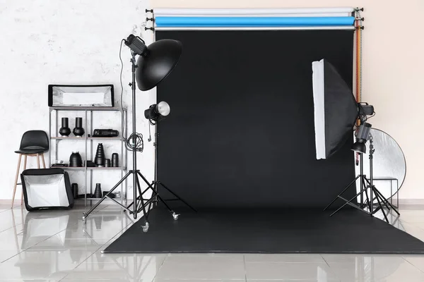 Equipamentos Iluminação Cadeira Cyclorama Estúdio Fotografia Moderna — Fotografia de Stock