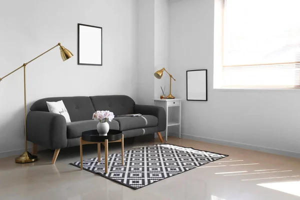 Comfortable Sofa Modern Lamps White Wall — Stock Photo, Image