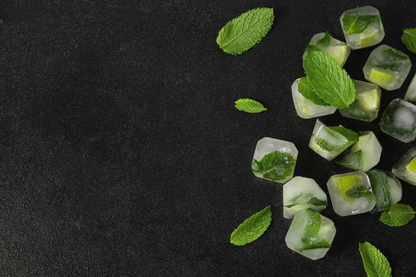 Ice Cubes Mint Lime Dark Background — Stock Photo, Image