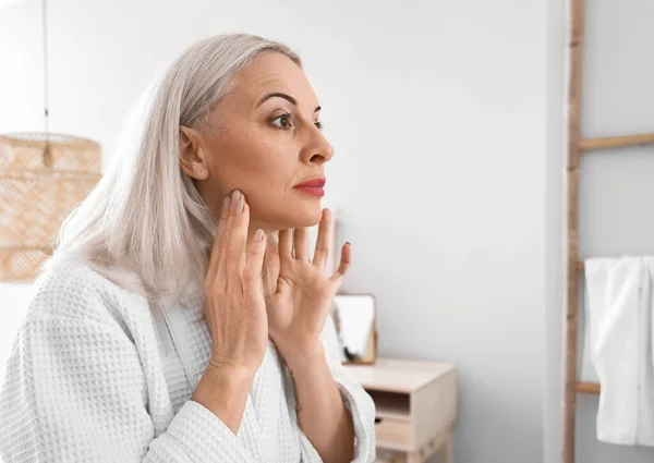 Morning Mature Woman Giving Herself Facial Massage Home — Stock Photo, Image